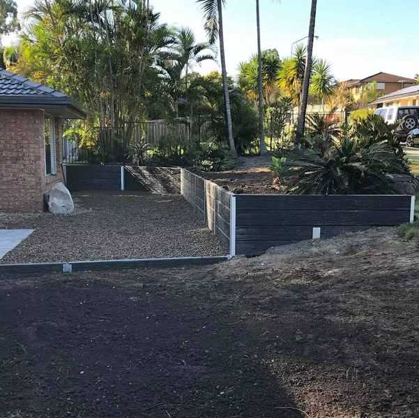 Timber look concrete sleeper retaining wall - Rogers Little Loaders Dry ...