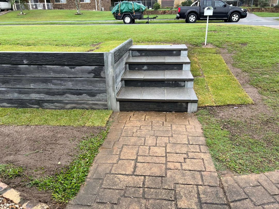 Brisbane experts in garden block retaining walls, timber fences, and lawns.